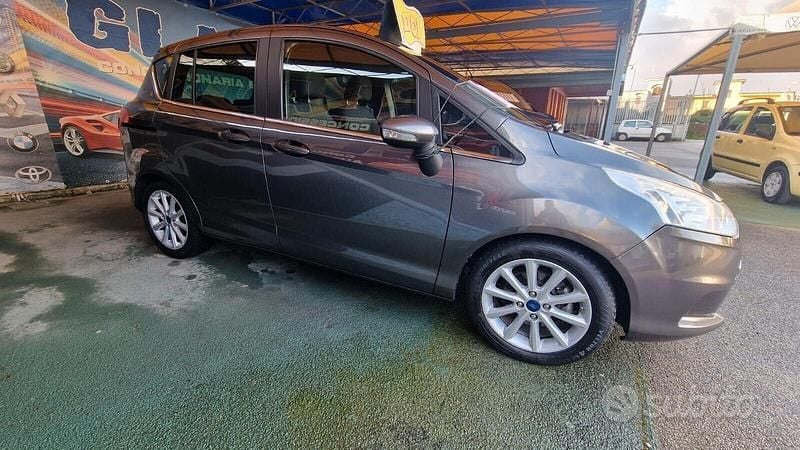 Usata Ford B-MAX Titanium 75 CV (55 kW) 2015 Nero Monovolume