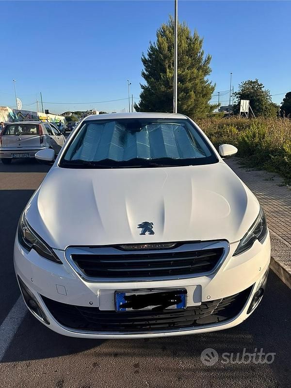 Bianco Usata 2014 Peugeot 308 Allure Tre volumi | 5000 € (Super prezzo) - Immagine 1/4