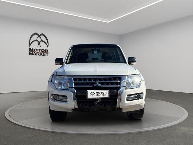 Usata Mitsubishi Pajero Intense 190 CV (139 kW) 2016 Bianco SUV