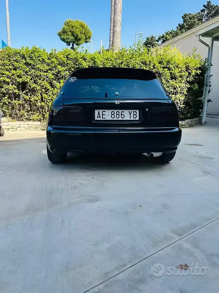 Usata Honda Civic 160 CV (117 kW) 1995 Nero Berlina