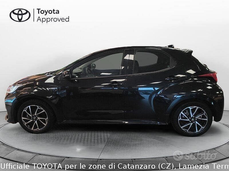 Usata Toyota Yaris Hybrid Trend 115 CV (84 kW) 2021 Nero Berlina