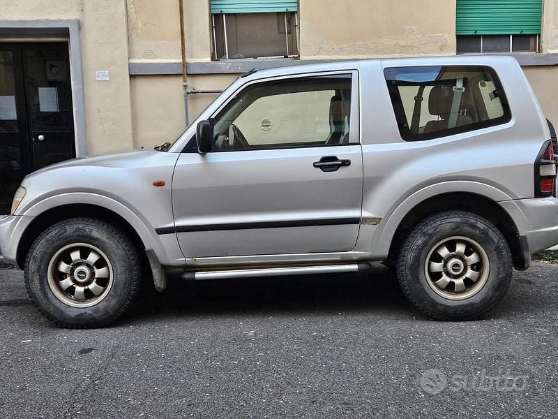 Usata Mitsubishi Pajero 2000 Grigio SUV