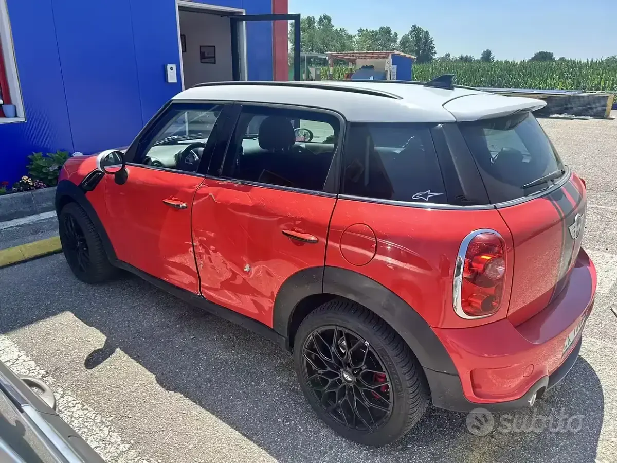 Usata Mini Countryman 143 CV (105 kW) 2012 Rosso SUV