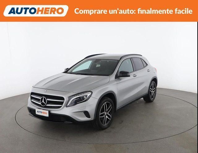 Usata Mercedes GLA200 135 CV (99 kW) 2016 Argento SUV