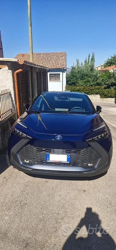 Usata Toyota C-HR 98 CV (72 kW) 2024 Blu SUV