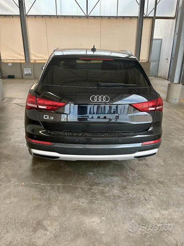 Usata Audi Q3 Ambiente 150 CV (110 kW) 2020 Nero SUV