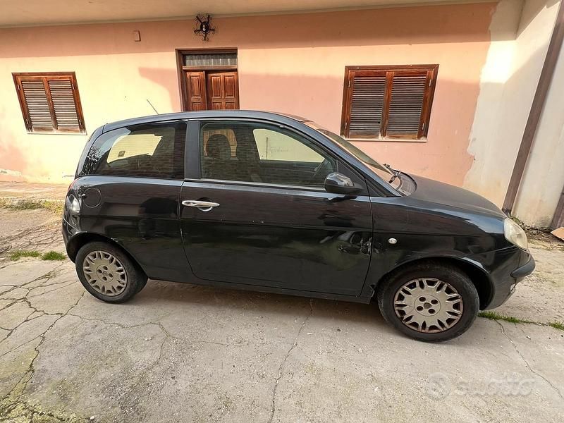 Usata Lancia Ypsilon 75 CV (55 kW) 2004 Utilitaria