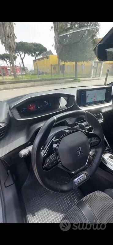 Usata Peugeot 208 GT 131 CV (96 kW) 2022 Utilitaria