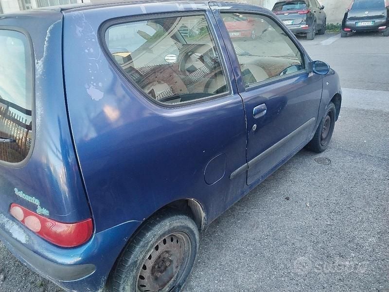 Usata Fiat 600 2000 Blu Utilitaria
