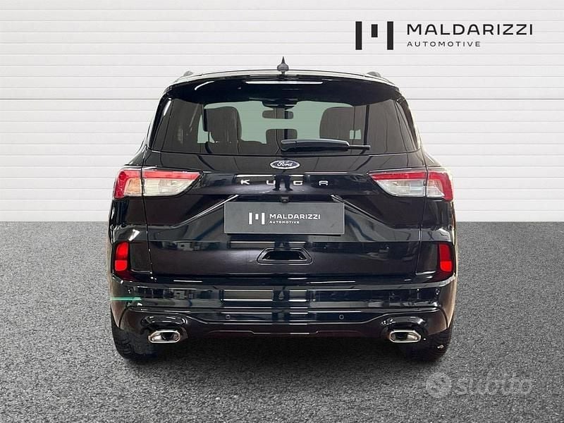 Usata Ford Kuga ST-Line X 120 CV (88 kW) 2023 Nero SUV