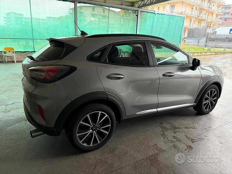 Usata Ford Puma Titanium 125 CV (91 kW) 2021 Grigio SUV