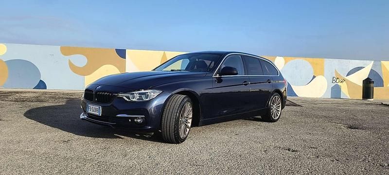 Usata BMW 320 Luxury Line 190 CV (139 kW) 2016 Station wagon