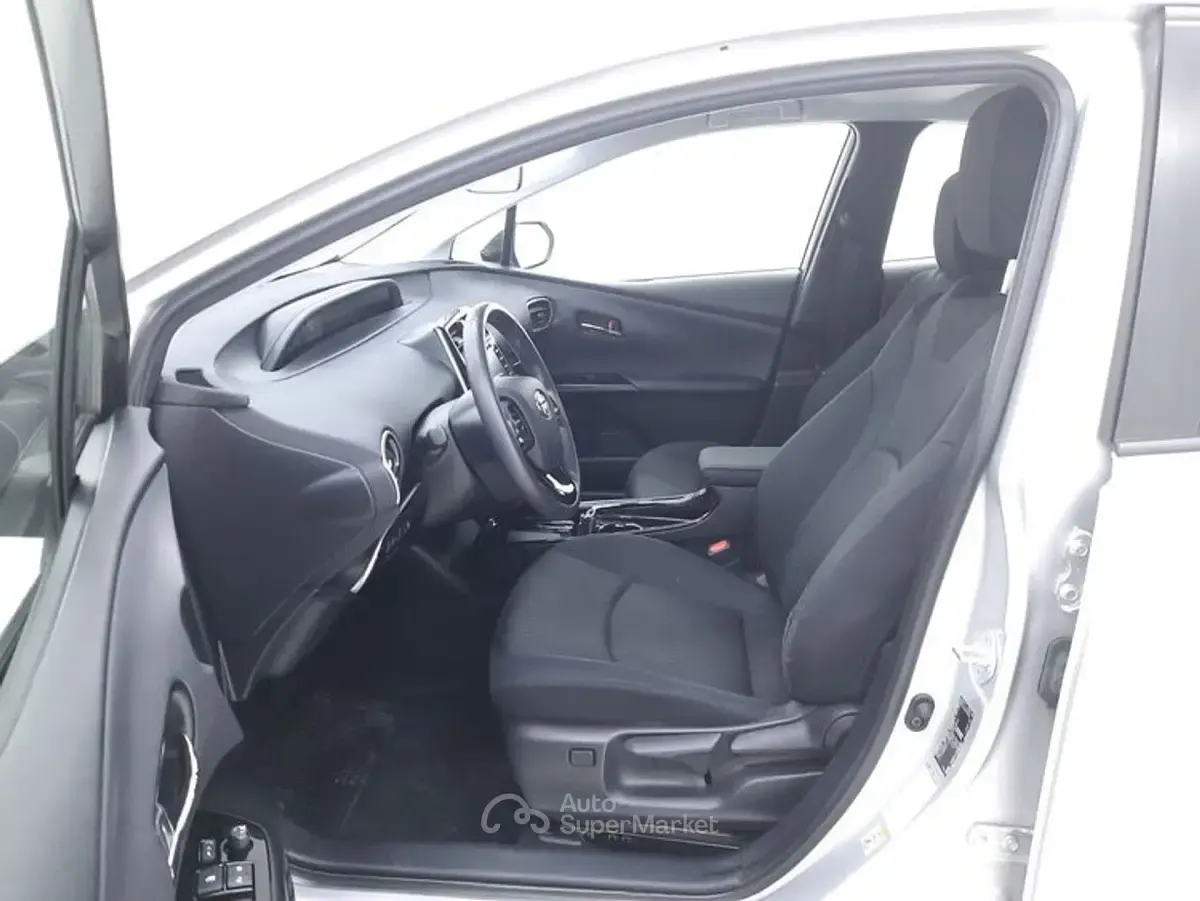 Gebraucht Toyota Prius 122 PS (89 kW) 2021 Silber Kleinwagen