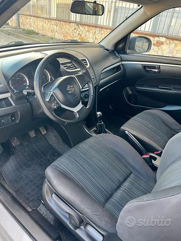 Usata Suzuki Swift 74 CV (54 kW) 2014 Grigio Utilitaria