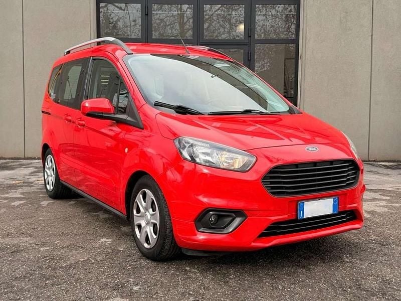 Usata Ford Tourneo Courier 75 CV (55 kW) 2018 Rosso Monovolume