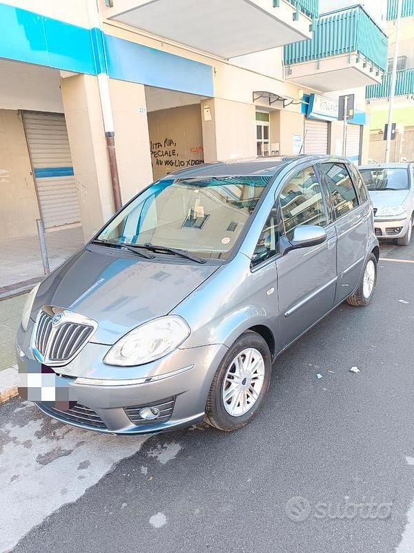 Grigio Usata 2013 Lancia Musa Gold Monovolume | 4900 € (Buon prezzo) - Immagine 1/4