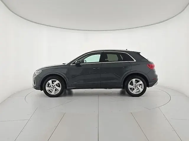 Gebraucht Audi Q3 Advanced 150 PS (110 kW) 2025 Grau SUV