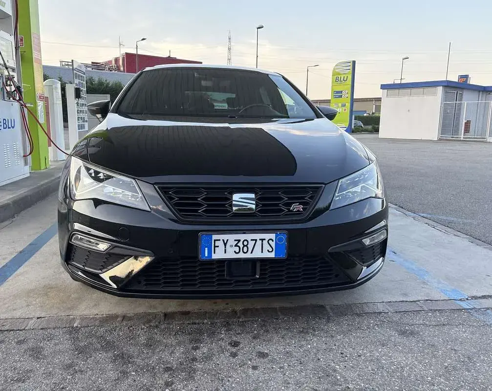 Usata Seat Leon Black Edition 131 CV (96 kW) 2019 Berlina