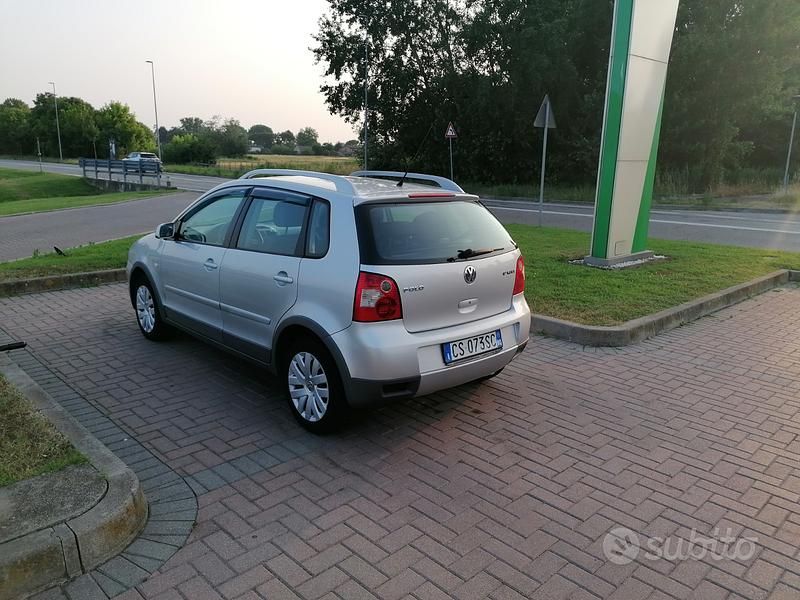 Usata VW Polo 75 CV (55 kW) 2004 Grigio Berlina