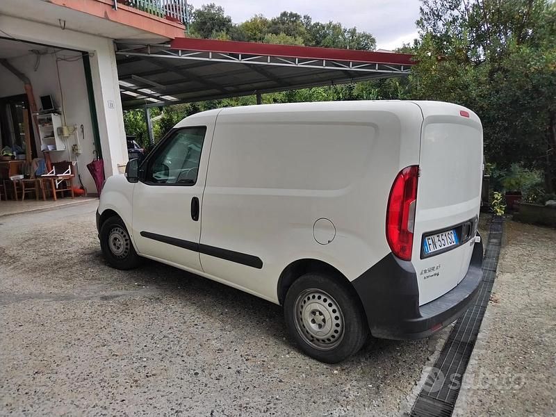 Usata Fiat Doblò 105 CV (77 kW) 2017 Bianco Monovolume