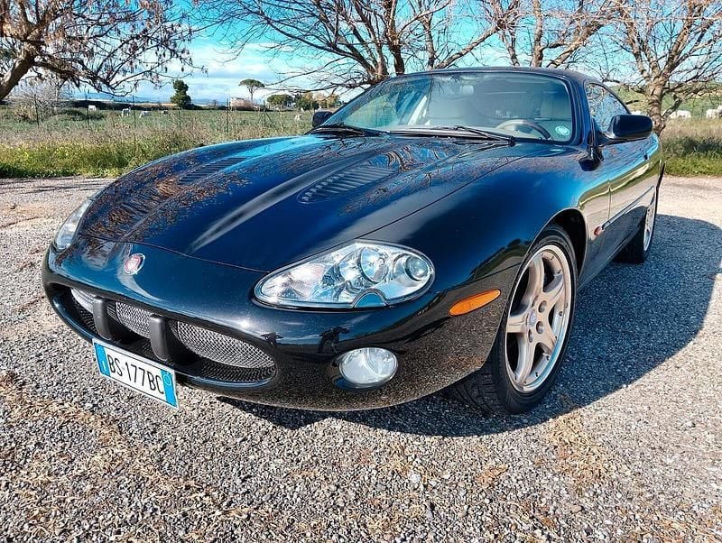 Usata Jaguar XKR Supercharged 363 CV (266 kW) 2001 Coupé
