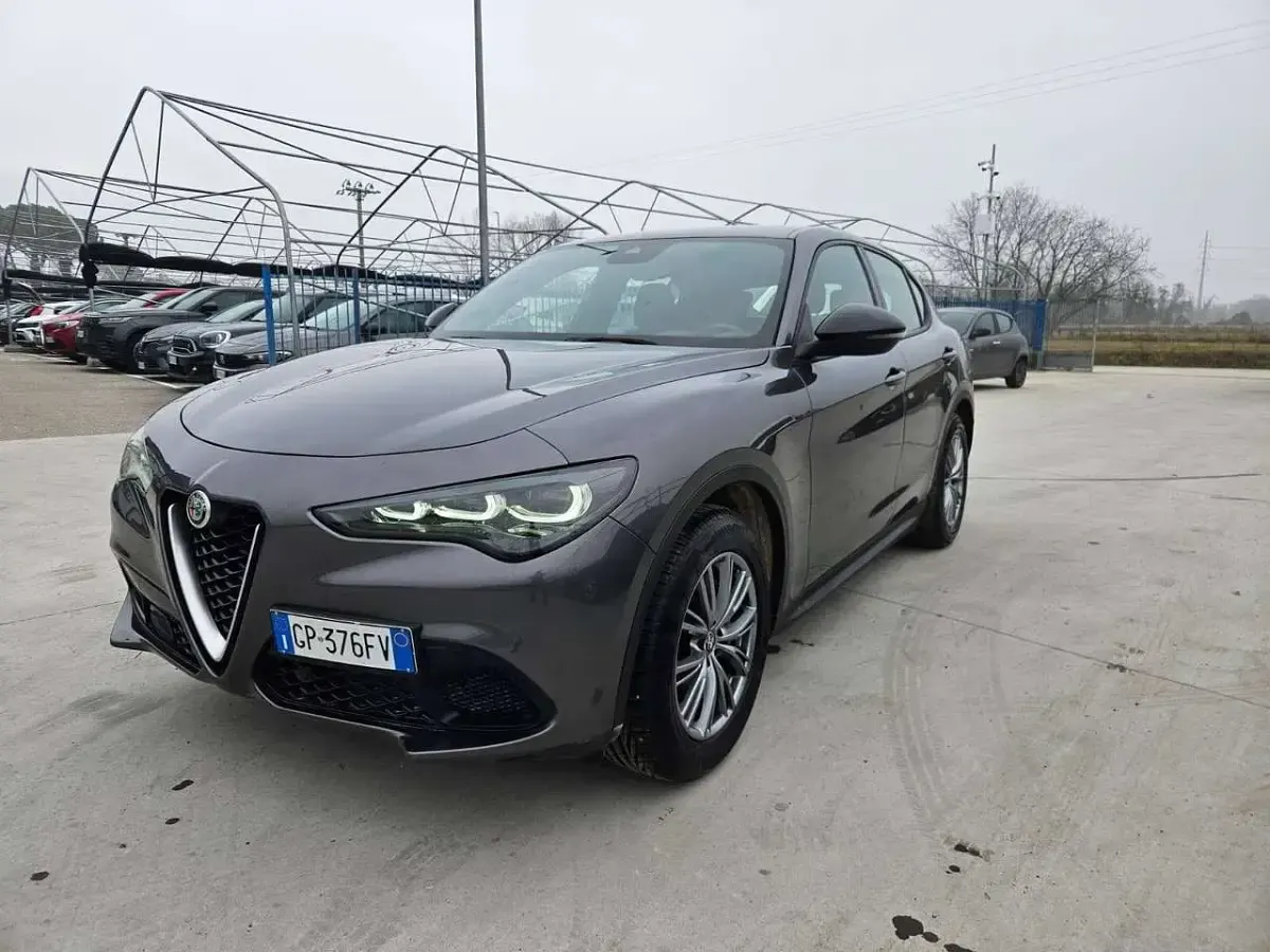 Usata Alfa Romeo Stelvio Super 209 CV (153 kW) 2023 Grigio SUV