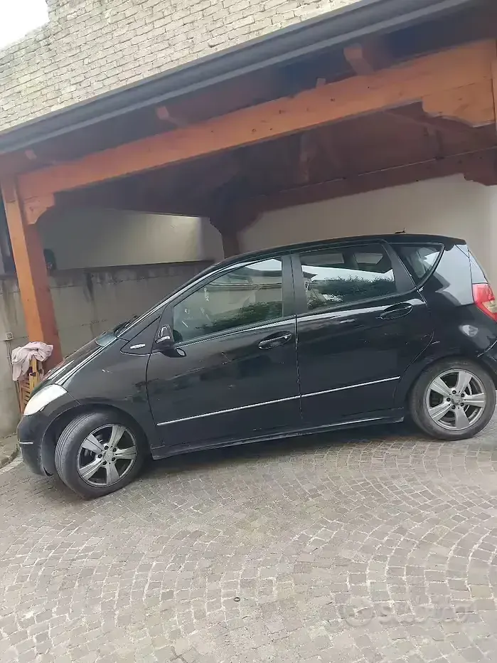 Usata Mercedes A150 95 CV (69 kW) 2009 Nero Utilitaria