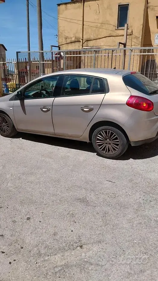 Usata Fiat Bravo 105 CV (77 kW) 2011 Utilitaria