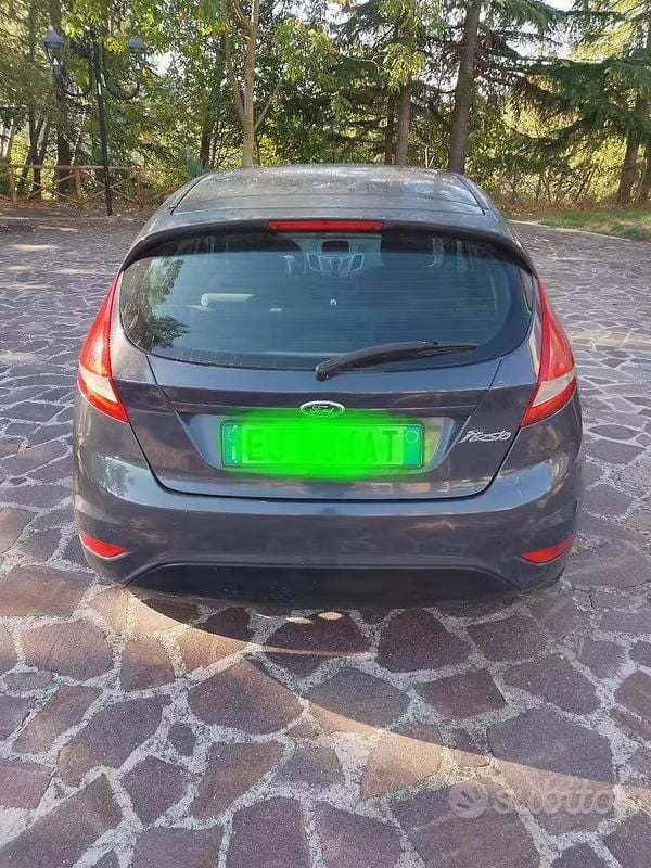 Gebraucht Ford Fiesta 73 PS (53 kW) 2011 Kleinwagen