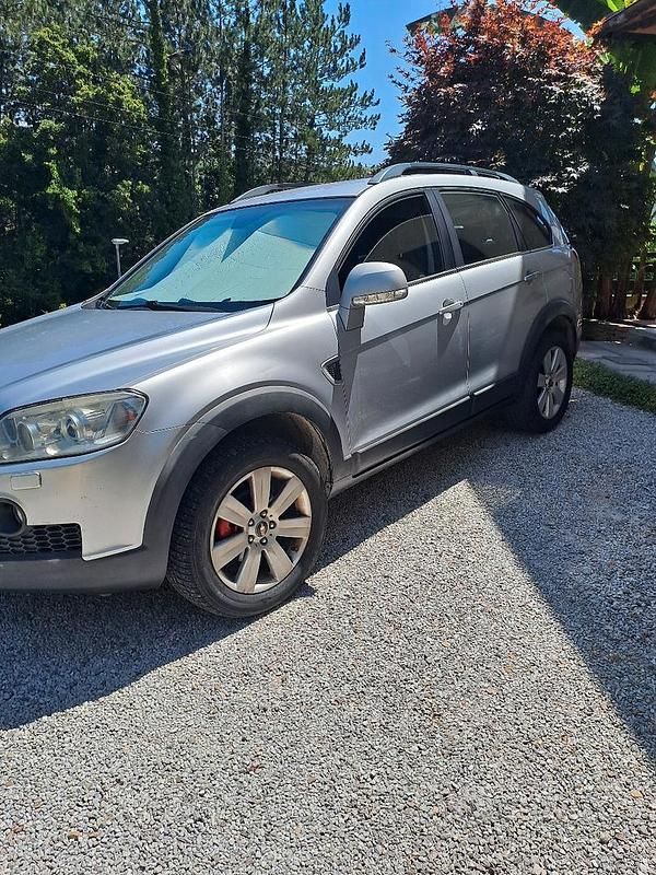 Usata Chevrolet Captiva 150 CV (110 kW) 2006 Grigio SUV