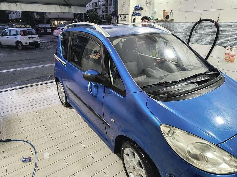 Usata Peugeot 1007 68 CV (50 kW) 2005 Monovolume