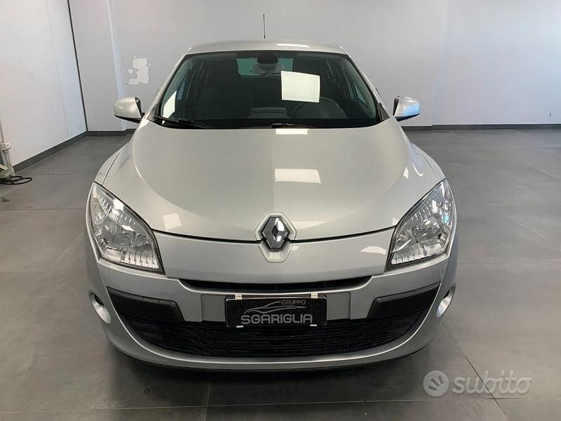 Usata Renault Mégane 110 CV (80 kW) 2010 Grigio Berlina