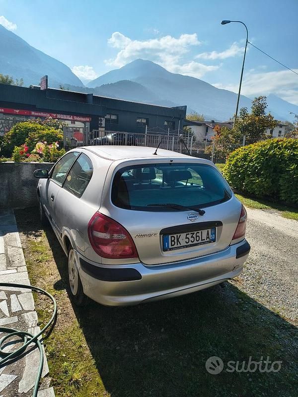 Grigio Usata 2001 Nissan Almera | 3000 € - Immagine 1/4
