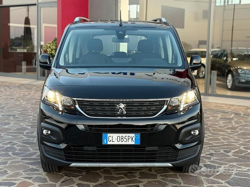 Usata Peugeot Rifter 131 CV (96 kW) 2022 Nero Monovolume