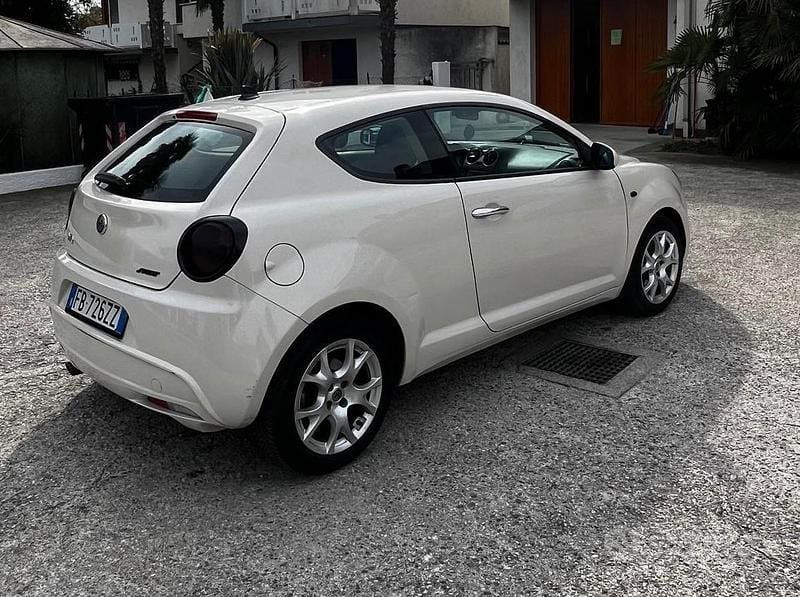 Second-hand Alfa Romeo MiTo 68 CP (50 kW) 2016 Hatchback