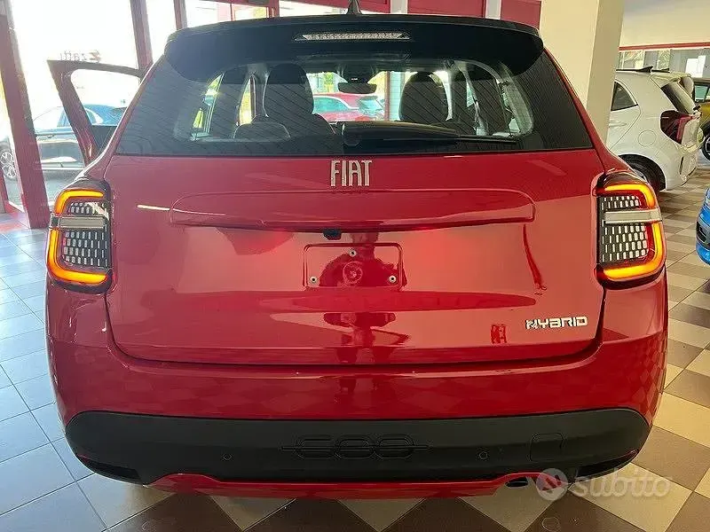 Nuova Fiat 600 101 CV (74 kW) 2026 Rosso SUV
