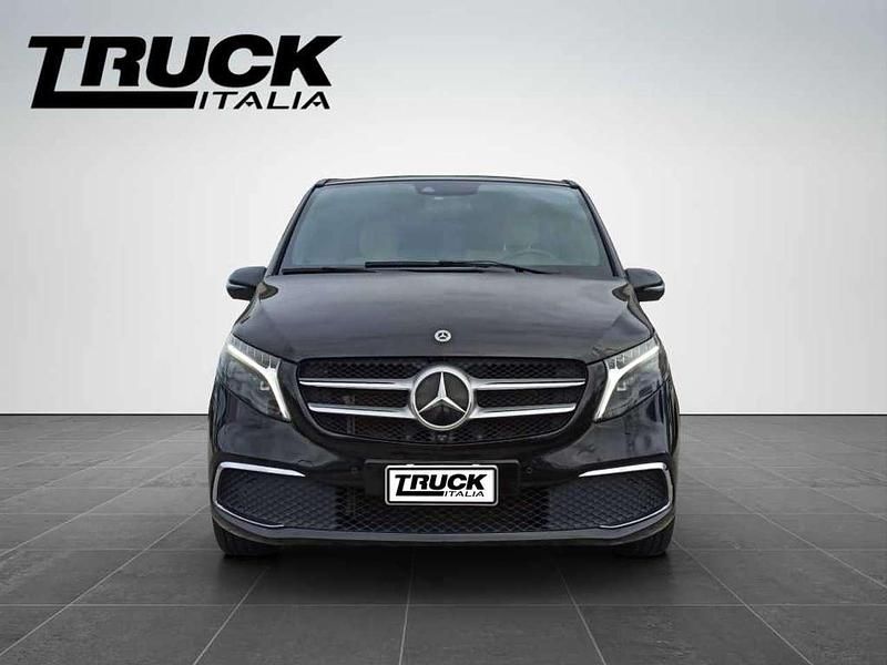 Usata Mercedes V300 Premium 239 CV (175 kW) 2022 Nero metallizzato Monovolume