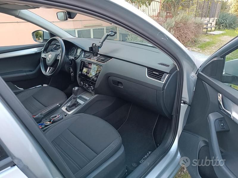 Usata Skoda Octavia 150 CV (110 kW) 2018 Grigio Utilitaria