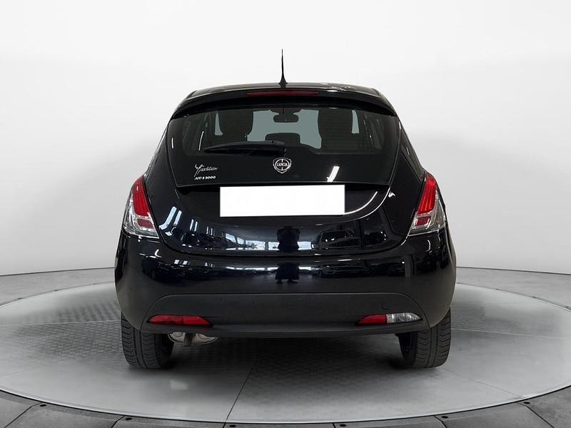 Usata Lancia Ypsilon 69 CV (50 kW) 2019 Nero Utilitaria