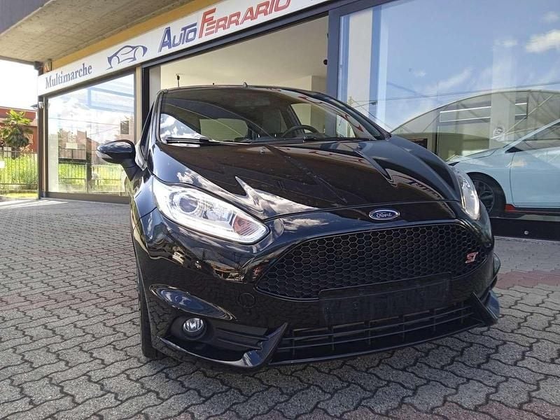 Usata Ford Fiesta Sport 182 CV (133 kW) 2016 Nero Utilitaria