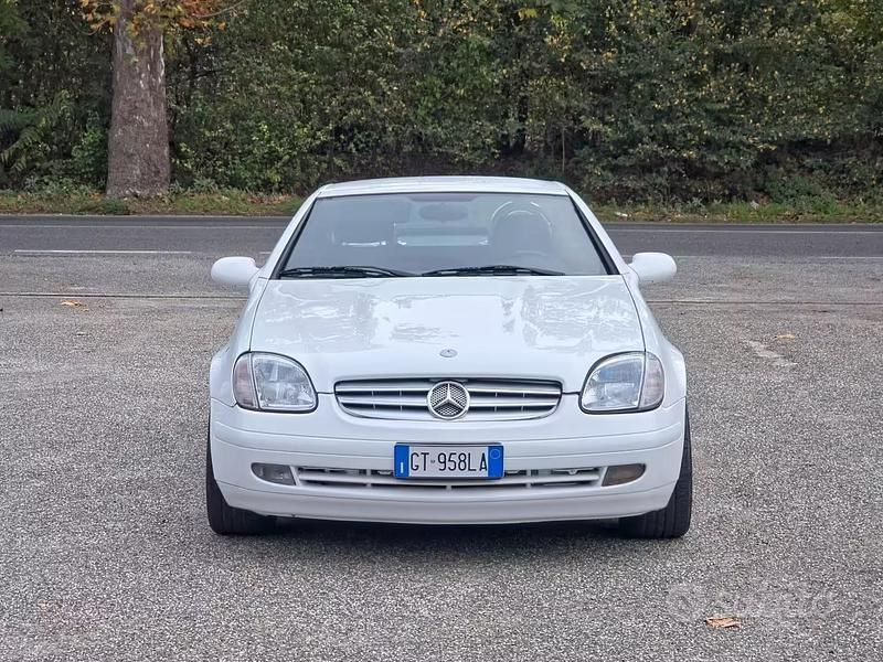 Usata Mercedes SLK200 191 CV (140 kW) 1997 Bianco Cabrio