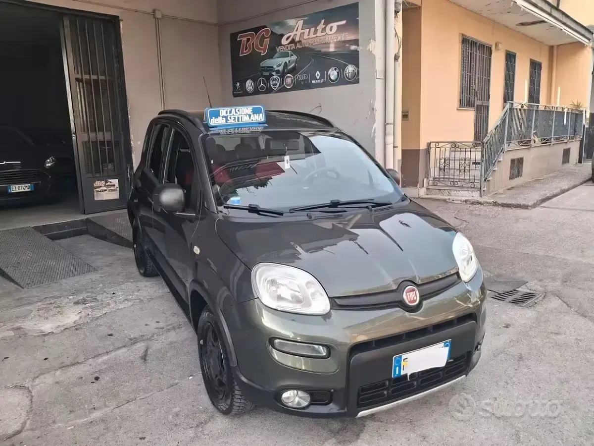 Usata Fiat Panda 4x4 S 95 CV (69 kW) 2017 Verde Utilitaria