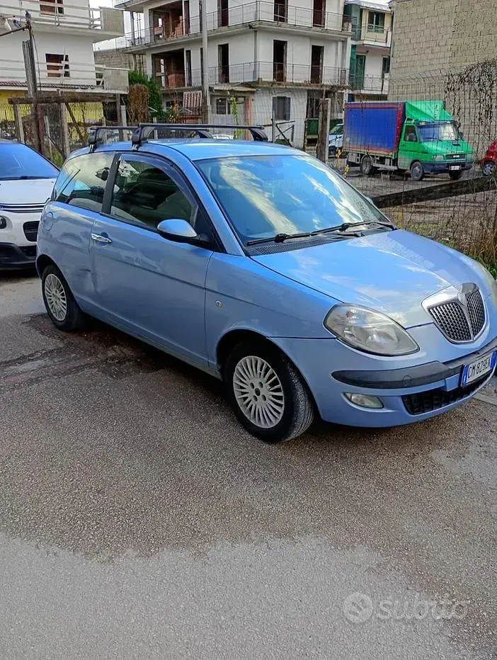 Usata Lancia Ypsilon 70 CV (51 kW) 2004 Utilitaria