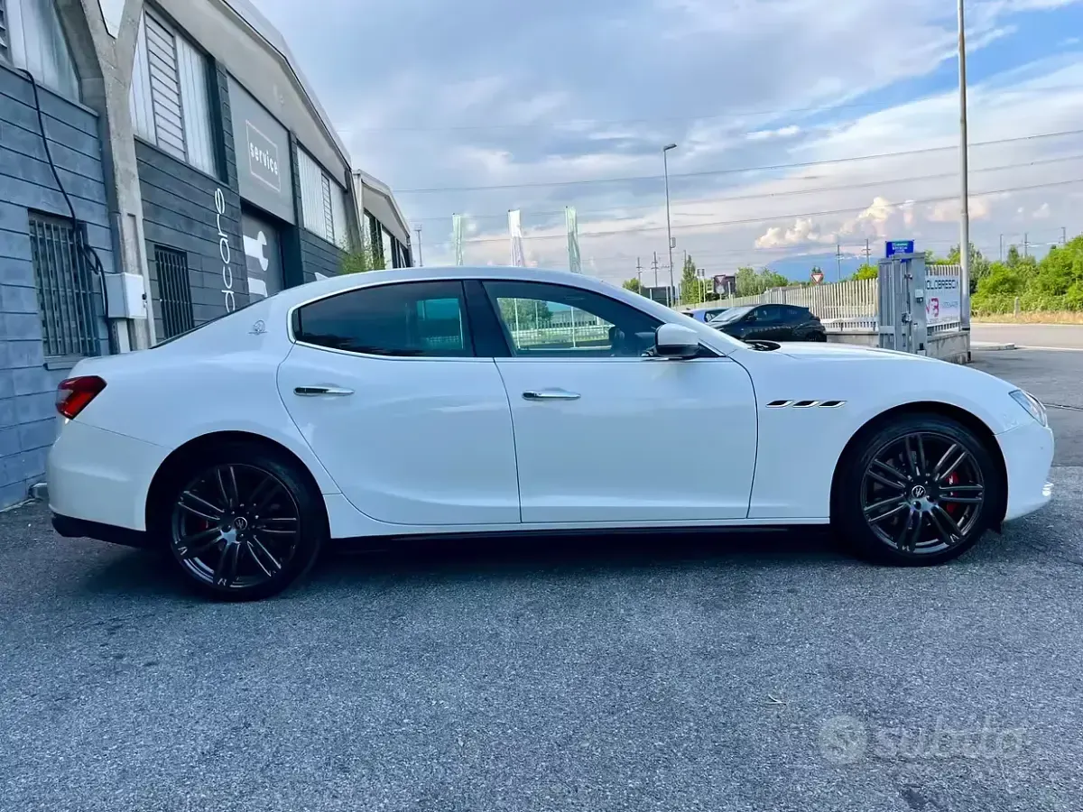 Usata Maserati Ghibli 275 CV (202 kW) 2017 Bianco Berlina