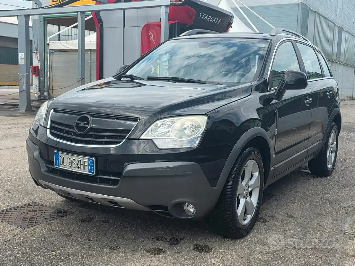 Usata Opel Antara 150 CV (110 kW) 2007 Nero SUV