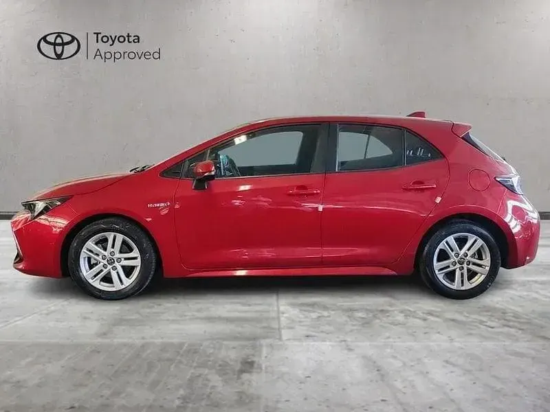 Usata Toyota Corolla Active 122 CV (89 kW) 2019 Rosso Berlina