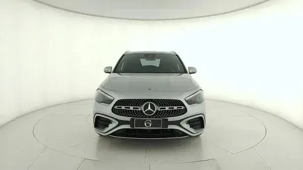 Usata Mercedes GLA180 Advanced Plus 136 CV (100 kW) 2024 Grigio SUV