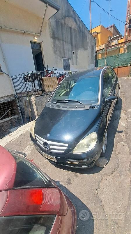 Usata Mercedes B200 140 CV (102 kW) 2006 Nero Monovolume