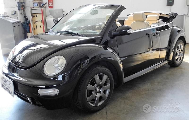 Usata VW New Beetle Cabriolet 101 CV (74 kW) 2004 Nero Cabrio