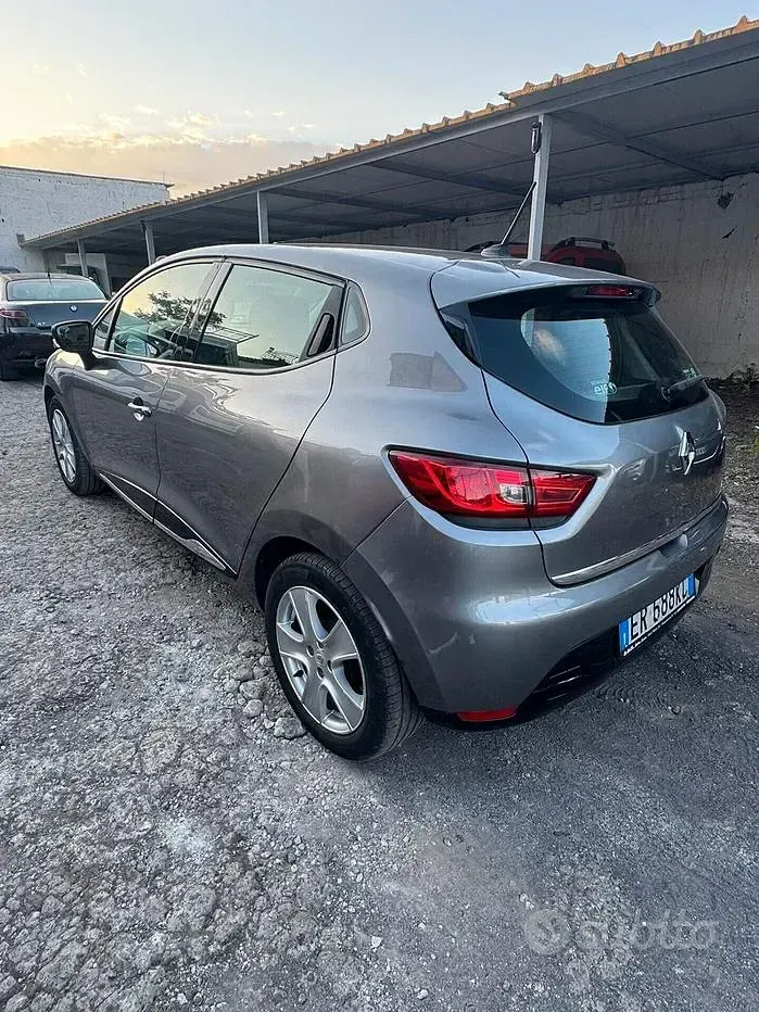 Usata Renault Clio IV 75 CV (55 kW) 2013 Grigio Berlina